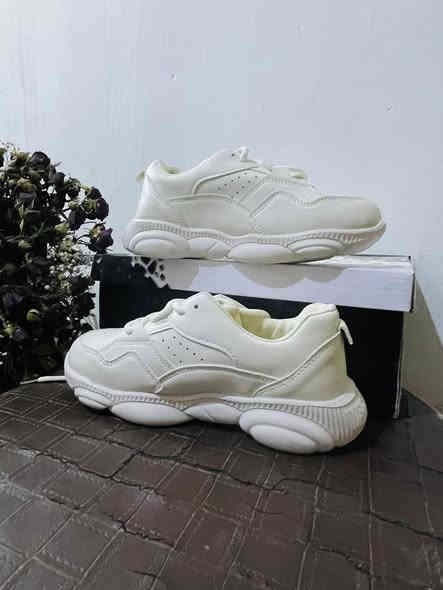 احذيه نسائية ✨

❞  ( كُل القطع سعرها 8000 فقط ) 
❞    متوفر توصيل فقط 

📍للاستفسار اكثر دز الصوره بالخاص وراح يوصلك اذا القياس اللي تريده متوفر او لا
ويكون الحجز عن طريق الرقم اتصال واتس// *********** 

📌ملاحظه:- الاحذيه كلها جدد مو باله
