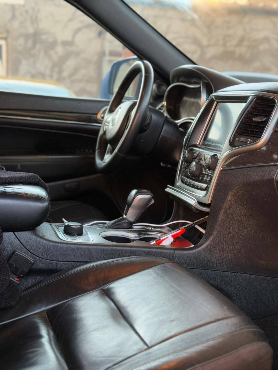 السلام عليكم رمضان كريم 

جيب كراند شيروكي لمتدد 2018

فتحة فور ويل ماوس كشنات كهرباء تدفئة

ميموري خزن صندوك كهرباء رادر جانبي اوتو بريك

حادث جاملغ وبنيد وصبغ قطعتين 

محرك 3600

ايرباك سليم 

***********
