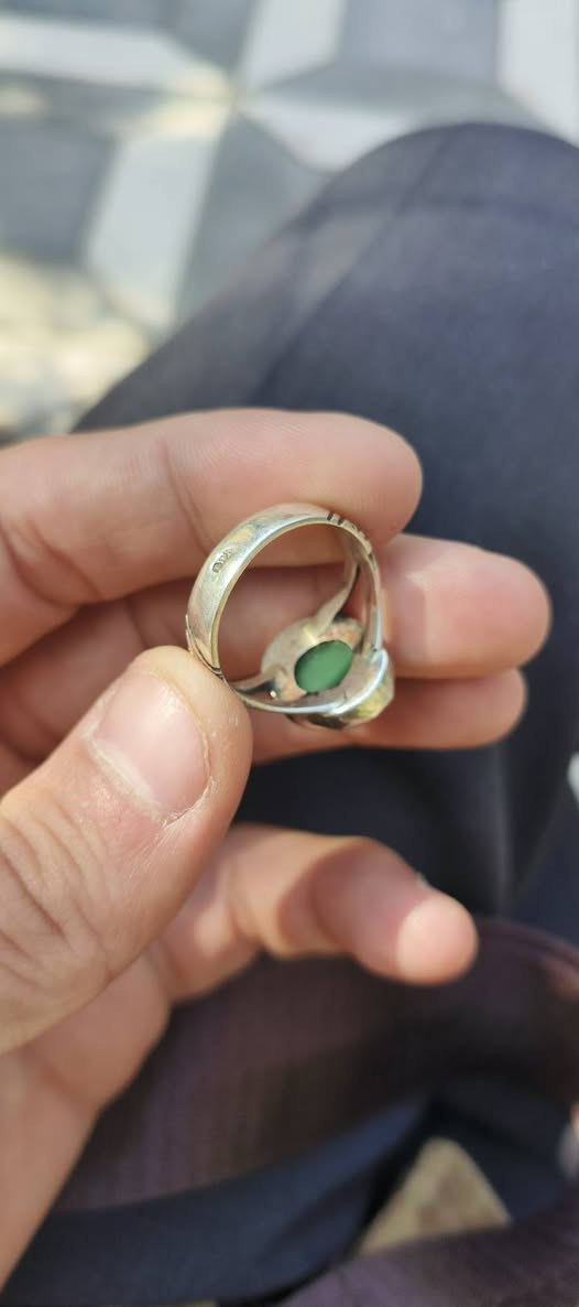 قطعة أخيرة من الجاد اليماني فول جمال وأناقة تحفة التحف فضة ٩٢٥ السعر بلاش مع توصيل ب٣٥ ألف قفل فقط بيع بدون عملة وسعر ثابت أهلا وسهلا بلجميع


**إذا كنت صاحب هذا الإعلان وتريد حذفه لأي سبب، رجاءا أرسل رسالة إلى الدعم الفني**