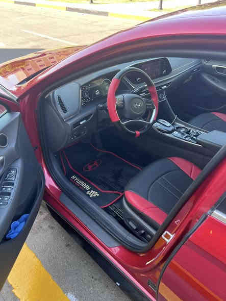 السلام عليكم - سوناتا 2020 الشكل الجديد وارد امريكي ماشية 37  الف ميل  رقم بغداد محرك 2500gdi حادثة بسيط  موضح بل صور جزء من الجاملغ الخلفي السياره نظيفة وكامله/  السياره سعره 185    وبيه مجال  بسيط
مواصفات السياره 
بصمه تشغيل
ابواب ذكي 
مري شفط 
هندبريك دكمه 
تشغيل عن بعد
نقطه عمياء
اشاير بل مري
اريع انظمه قياده
رادارت توقف 
لايت زنون اربع عدسات
تحكم ستيرن جهتين
صوت ستريو
اوتو هولد
ويلات كروم
كشنات تدفى
تحديد مسار
هندبريك دكمه
تبريد قطعتين امامي - خلفي
توقف ذاتي عند الاصطدام
تحديد مسار
كشن كهرباء
عداد ديجتال
قيادة ذاتية
جنطة ذكيه 
شحن واير ليس
وباقي مواصفات السوناتا المعروفه
/ لتواصل ***********
