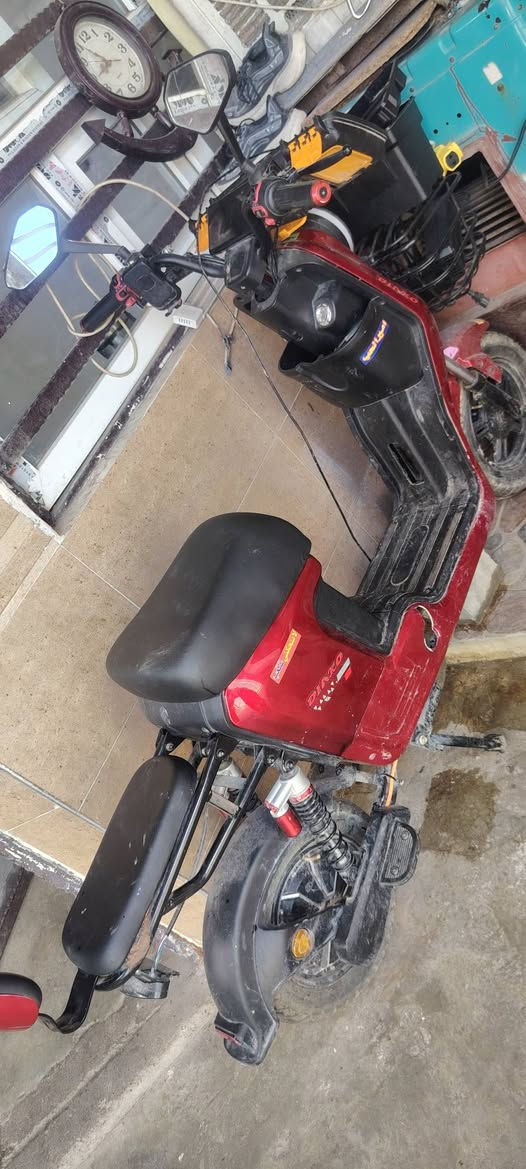 من رخصت الادمن 
متوفر دراجه كهربائية  بس نقص بطاريلت ار 9متوفره كركوك حي الانداء سعر 400وبيهى مجال الي مو شراي لا يكسر بل سعر رجاأ فيس غير متواجد واتساب او عل رقم ***********
