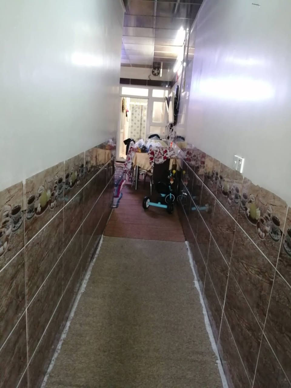 دار للبيع  مع قطعة أرض فيلق خلف المركز الصحي فرع ثانوية عفرين للبنات مساحة الدار ١٣٠م فول سيراميك طابق ونص والقطعه مساحتها ١٧٠م مسيجة للاستفسار ***********
