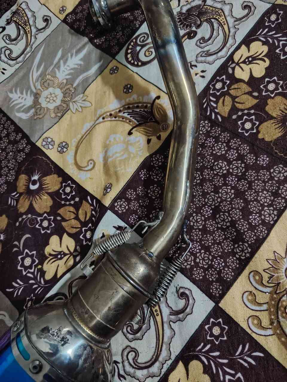 سلام عليكم صلنصه توب مستخدمه قليل حيل بعده جديده سعر45 وبيه مجال لطيبين مكان بغداد البلديات ***********
