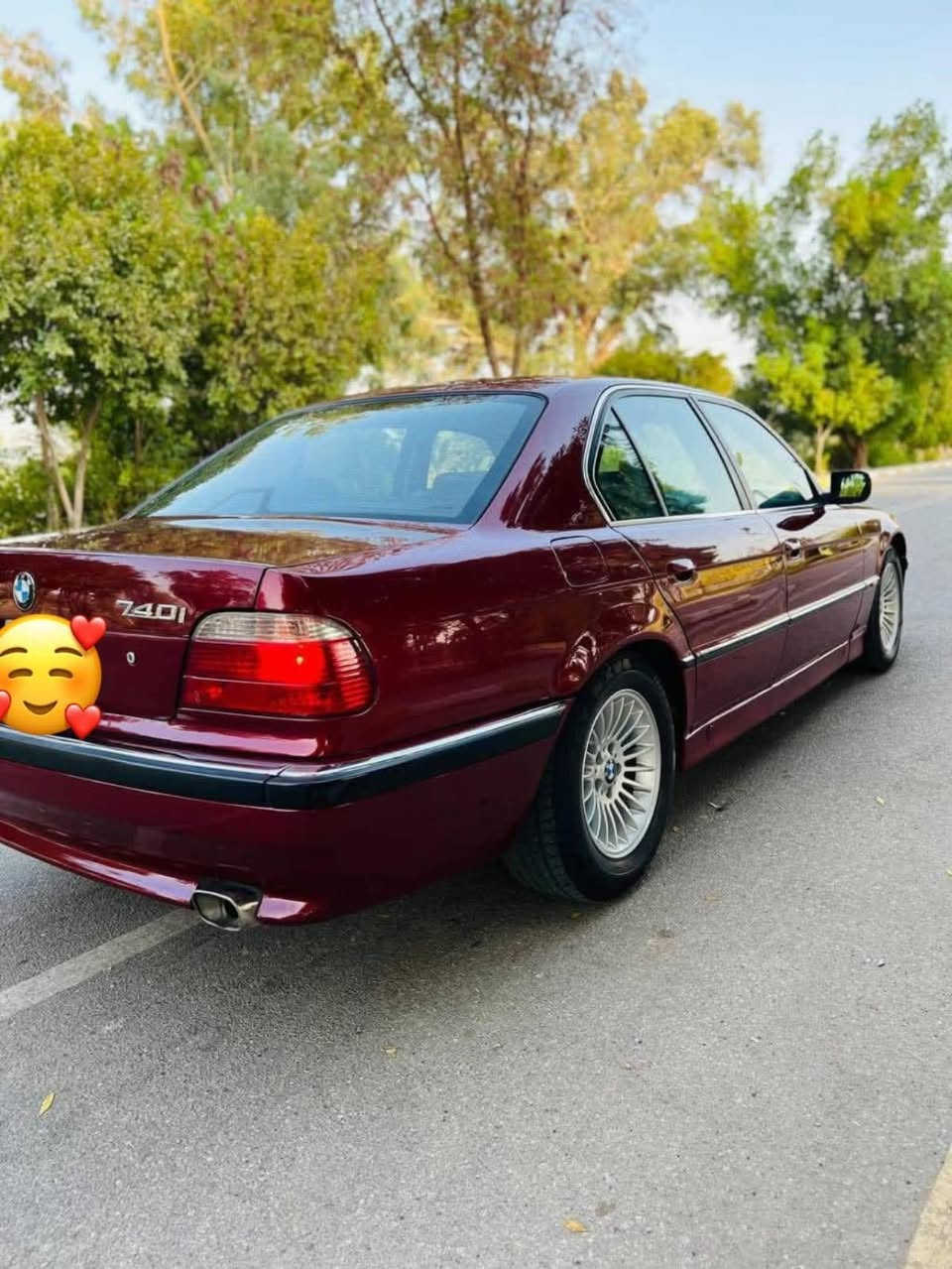 السلام عليكم بي ام دبليو للبيع مديل
1995محدث2000 رقم اربيل دؤلي هزه جديده شرط تحويل 
او وكاله فؤل موصفات عده الفتحه

 740.    8سلندر كير تمساح 
تخم تاير جديد صدر امامي خلفي جديد سنترلك شغال
كامره شاشه سستم صوت +دمام
سياره مكفؤله من حادث صبغ جماليه فقط مكان سياره بغداد 
جسر ديالئ القديم
الاستفسار برقم 
***********
