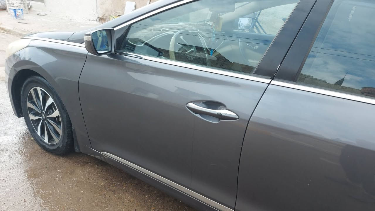 السلام عليكم ازيرة موديل ١٣ فول مكفولة كفالة عامة مكينة وكير مابيه صبغ ولا تبديل ولابارد مكينة ٣٠٠٠ مكان سيارة بغداد سعره ١٣٧ و رقة تلفون ***********
