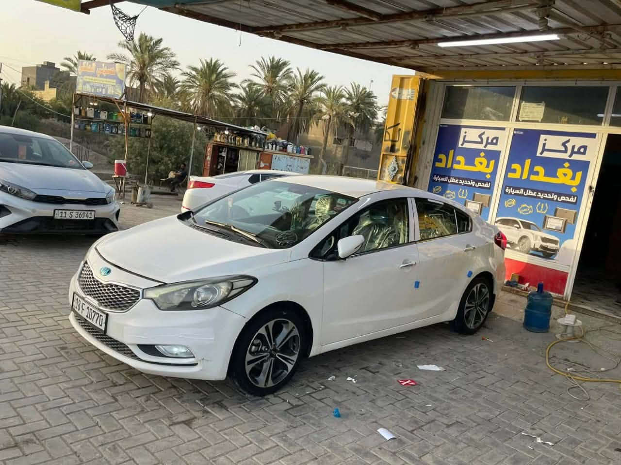 سلام عليكم
سيراتو 2014 خليجي ببه شويه من الجاملغ المامي صبغ وشويه بل بطرف البنيد صبغ سياره بدون فتح وتبديل
سياره جاهزه مكينه وكير وحداديه وتخم
 تاير جديد 4دسكات 
فول مواصفات تحكم ستيىرن مري شفط شاير بل مري الد امامي خلفي حساس امامي وخلفي كامره خلفيه 
رقم بابل انكليزي جديد مداور ثاني يوم 
السعر118 وبيه م مجال
مكان سماوه
 ‏لاتصال /***********‏
