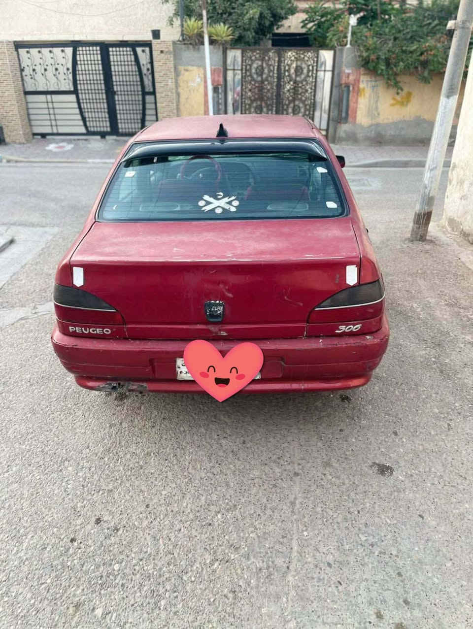السلام عليكم عندي بيجو فرنسي للبيع او مراوس رقم بغداد صدامي سنويه موجوده مالتها الاصليه بدون راعي مااندل راعيها ابيع كوم حديد مكينه وكير خير من الله الكشر شوفت العين تايرات نظيفه كهربائيات شغاله سعر البيع ب١٦ وبيها مجال قليل مكاني بغداد حي اور للاستفسار *********** متواجد واتساب
