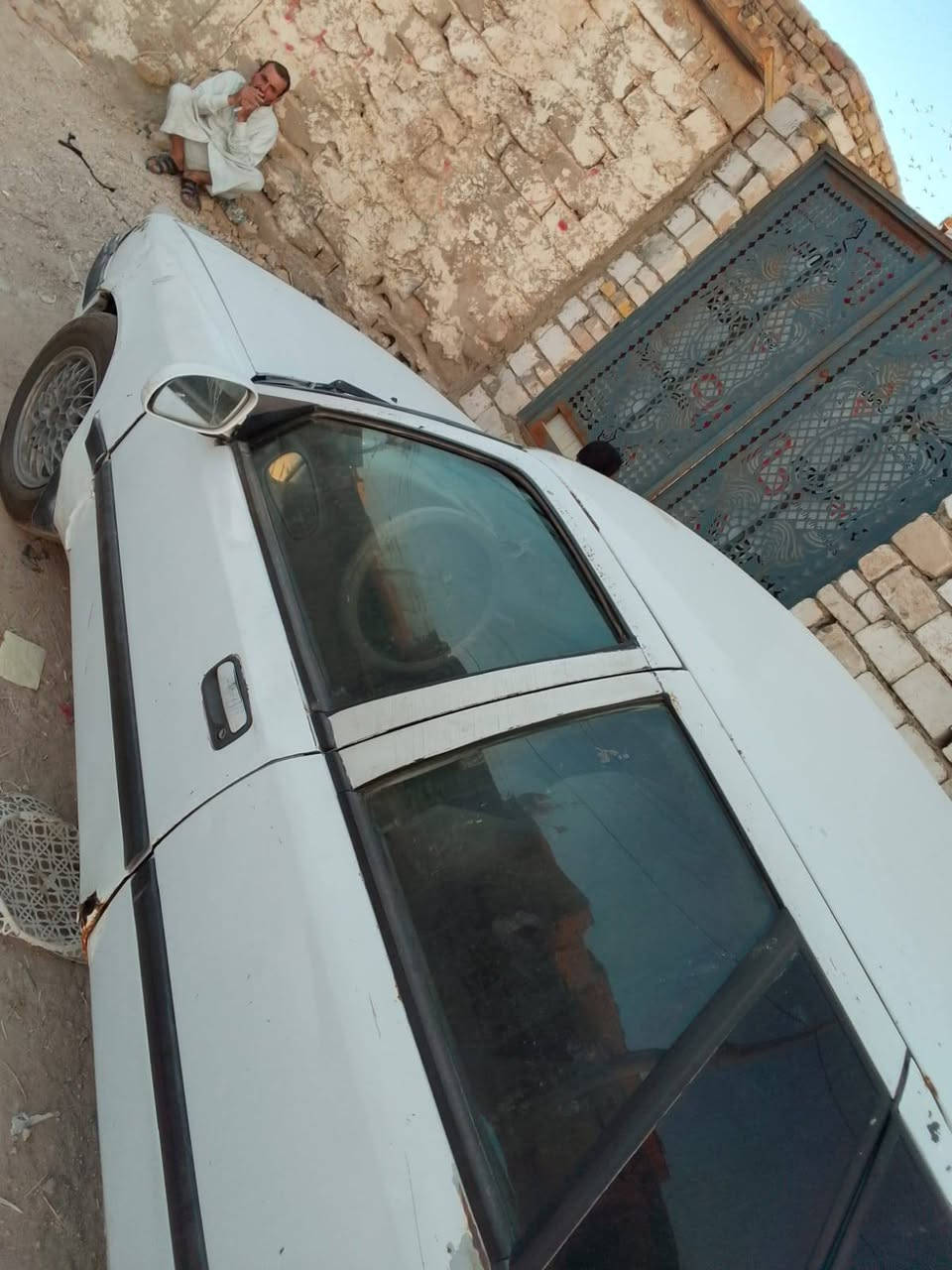 السلام عليكم سياره دايو للبيع مكينه وقير جدد حداديه جديده سياره جير مكينه بالنايلون بس هي قشرها شويه تعبان سعر 18 بيها مجال للشراي ينتصل وبيه خير ويتدلل سياره قشرها شويه تعبان ماكينه طابوقه استونه شاديها ***********
