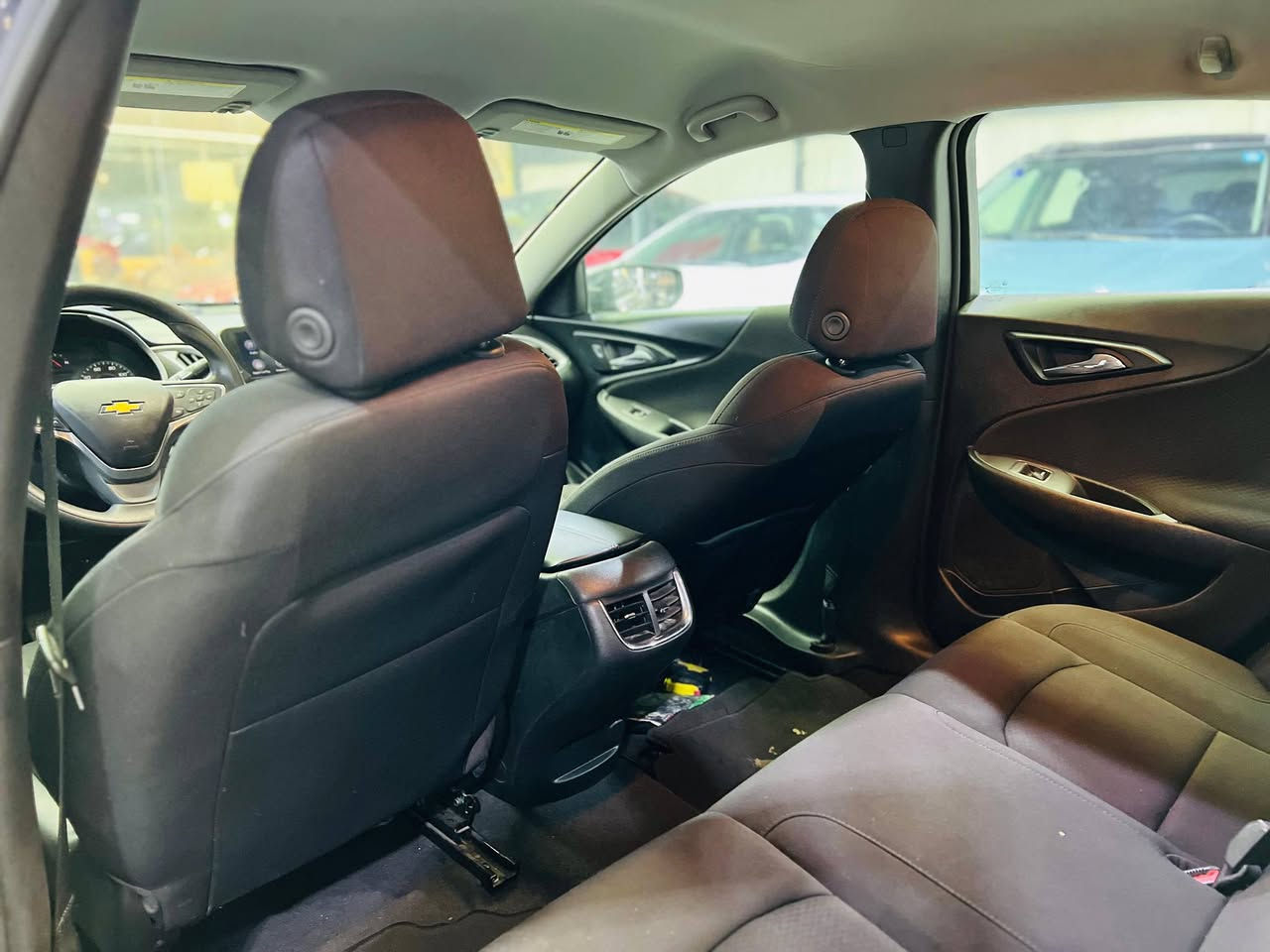 السلام عليكم اول شي نذكر رسول الله وأل بيته.
السياره ماليبو وارد امريكي .
الوان: نيلي على سواد
محرك السياره : 1500تيربو
السياره رقمه نجف معوقين .
عداد المسافه 48000ميل
موديل السياره 2023.
حادثه جاملغ خلفي وقبق جنطه فقط.
مواصفاتها تحكمت استيرن قياده ذاتيه عداد تحديد السرعه  كامره ليليه شاشه كبيره.
 صاحب المعرض1 علي الكرعاوي.                                         صاحب المعرض2 مصطفى شعبان.                                      رقم المعرض:***********.
