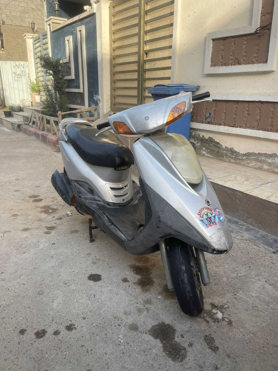 السلام عليكم
للبيع بريز نازلة من معرض دبي قبل شهر 
جديدة لدراجة جاهزة مابيها اي نقص 
لتسئلني شبيها مابيها لدراجة جاهزة ما ناقصها بس سايق السعر 550 مكاني بغداد الدوره رقمي ***********
