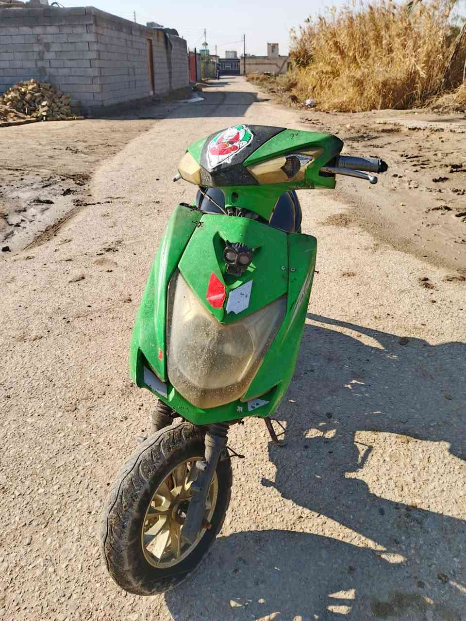 السلام عليكم للبيع فقط سكنس محرك ماكس كهربائيات كامله كلشي بيها شغال ما عدا السلف شرط هندر واحد لا غير سرعه فول السعر 250 الف وبيها مجال للشراي المكان بصره الدير رقم الهاتف*********** واني خادم
