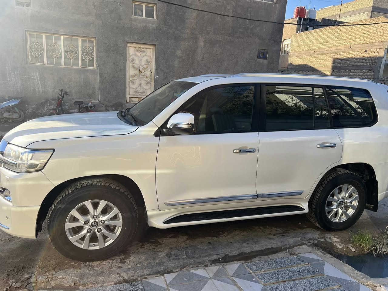 سلام عليكم لاند كروز جكسار بريم مديل 16 فول مواصفات شاشتين كشن كهربائي تشغيل عن بعد تخم تاير قبل أسبوع شادهن فتحه معروفه لبريم للمواصفات مايحتاج اذكرهن بيهه بارد بلباب الصدر قليل كلش ماينشاف أصلا والسونارموجود مرفق وياهه السعر486 مكاني السماوه اتصل ع الرقم أو خاص ودلل***********☎️🤍
