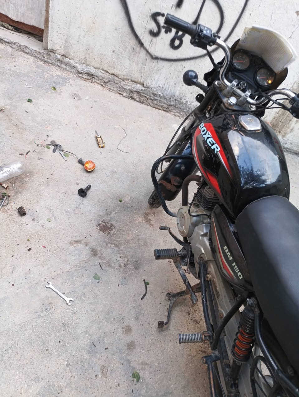 سلام عليكم دراجه للبيع بوكسر اوراق وصوله مكاني بابل السعر 750 وبي مجال قليل الشرايل يتصل ***********
