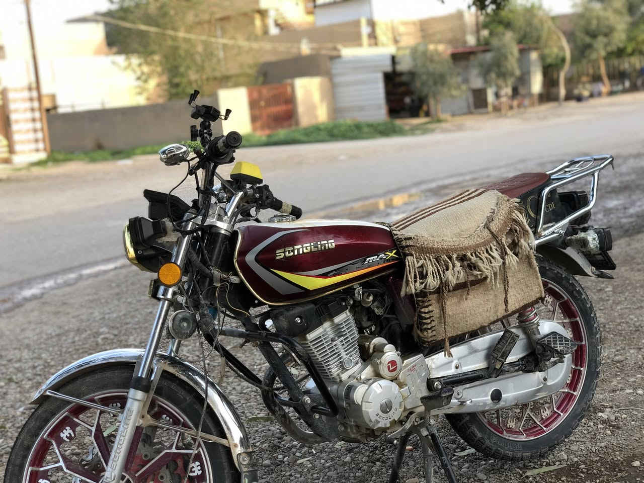 سلام عليكم
دراجة سيفان موديل 24
الدراجة اي نقص ما بيها اوراق كامله شاشه شغالة+صلنصه رياضي 
كهربايات كلها شغاله الدراجة مكفولا كفالا عامة
السعر  650بيها مجال  مكاني شهربان جسر مهاروت 
***********اتصل وبيك خير وتدلل
