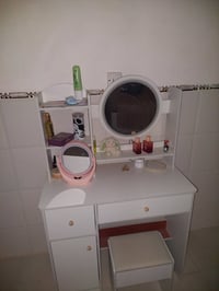 مرايات • فاترينا • ميز تواليت