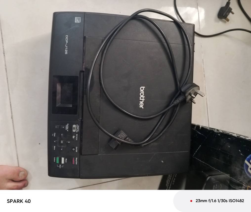 متاح 3 طابعات و1تالفة اوراق و2 حاسبات فلوس و1شاحن يو بي اس مال فقاسات طابعات يشغل الاسعار مناسبة متواجد واتساب *********** راسلني ودزلي صورة المنتج الي تريدة وبيك خير ودلل.
