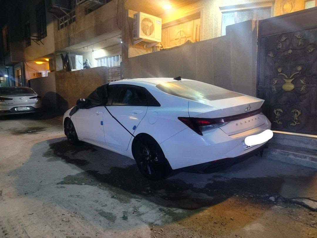 سلام عليكم النترا مديل ٢٣
السياره بصمه فول موصفات ما عده الفتحه   محرك 2000 دوش سمارت  وكير كفاله خير من الله 
وارد امريكي بغداظ باسمي 
هزه ورقم وسنويه جدد 
صور الحادث بالمنشور 
كفاله عامه من الصبغ 
فقط تبديل بنيد بدون دواخل 
ماشيه السياره ٥٠ الف  
موصفات السياره 
تحكمات ستيرن 
رادرات اماميه وخلفيه
سياقه ذاتيه 
تحديد مسار
بصمه 
تشغيل عن بعد
شاشه كار كامره بلادي
وخير من الله الموصفات 
وسعر السياره ١٤٢ وبيه مجال 
وترهم اقساط حسب الاتفاق
 ويكون موظف رسمي مقدمه نصف مبلغ السياره
 رقمي *********** واتساب او اتصال
بغداد الحريه قرب جسر دباش
