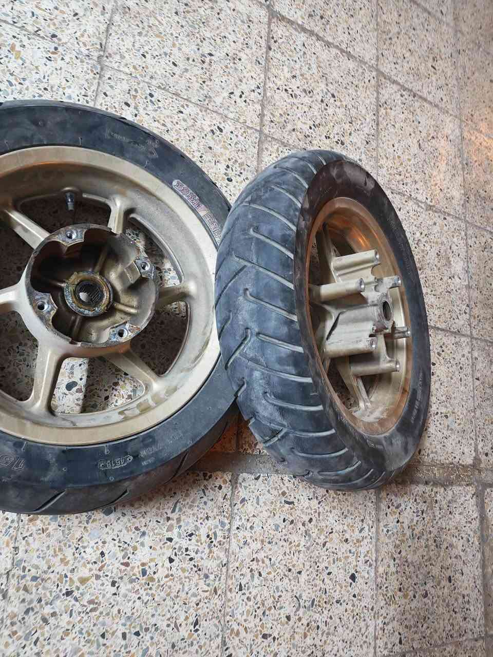 ويل وتاير ما رنبه الذهبيى مال فورزه 010 ابو الحساس ABs النظافه فول يوجد توصيل جميع المحافظات تحب تعل خاص او *********** ما مغسولات بعدهن بترابهن
