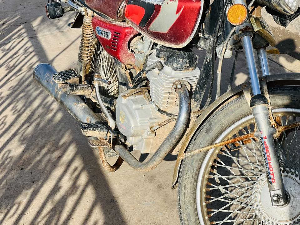 السلام عليكم دراجة تايكر موديل 20وزن ثقيل محرك شرط للستفسار اكثر اتصل ***********
