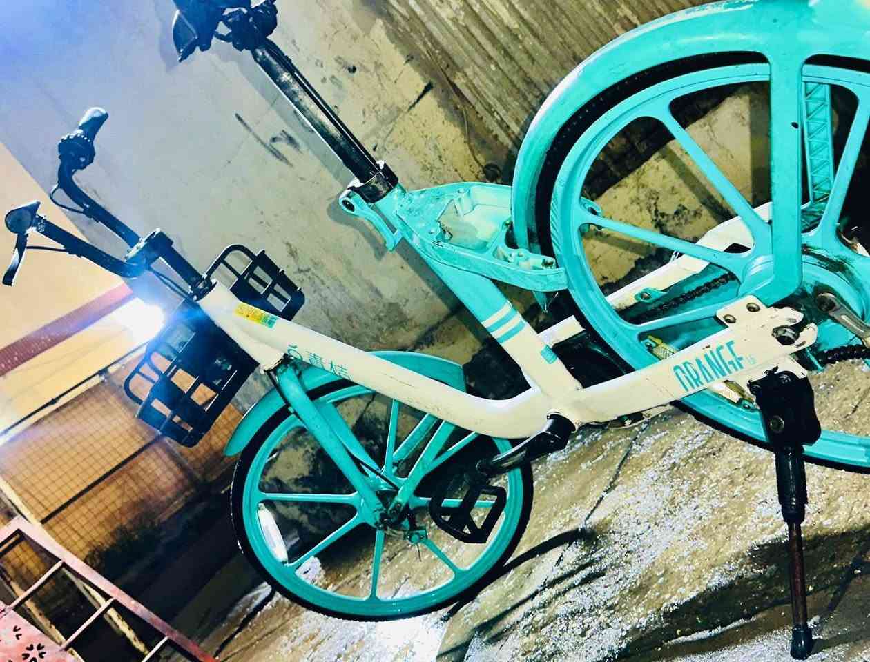 سلام عليكم ورحمة الله وبركاته اخواني الغالين باسكل صيني تاريخي ويتحمل أوزان علية وما مستعملة هواهية وبعدة جديد. (الباسكل كلشي بي تمام مثل البريك الأمامي والخلفي يشتغلون وبأمور طبيعية).
والأشياء يحجاجلها تبديل فقط الباسكل ابلادي من الشركة الصينية - - > (فقط تبديل التايرات الأمامي والخلفي يحجاج لهن تبديل وبسعر رخيص جدآ الكجن المقد هن يحجاجله تبديل) وهذني الأشياء بسيطة جدا بل باسكل والسعر مناسب جدا للاستفسار الاتصال أو مراسلة واستاب - - > *********** 🚲 🚲 ♥️ ♥️
