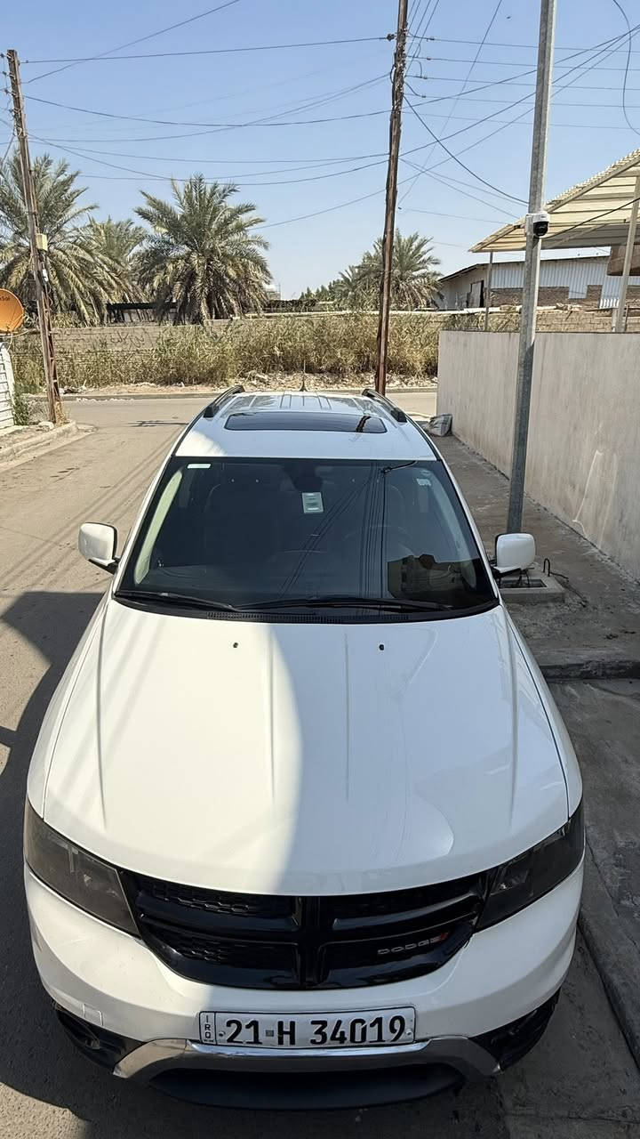 السلام عليكم
دوج جورني للبيع 2020 اعلى فئه كروس رود
7 راكب
ثلاث قطع تبريد
محرك 2400
رقم جديد سليمانيه 
السياره باسمي
سنويه. ل 2027
كير ومكينه مكفولات
تحكمات ستيرن
بصمه
حساسات خلفيه
ماشيه 140 كم قابل للزيادة
مقاعد جلد بلادي
شاشة بلادية كبيرة
حادث جدا بسيط بالتاير مال السائق وجاملغ بارد
يعني بجم كبس
موجود سونار مالتها
والسيارة جدا نضيفة وعلى إيدي

السعر 175 ورقه 
مكان السياره بغداد / الثعالبة 
***********
