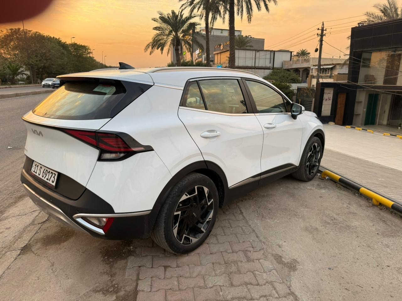 السلام عليكم 
سبورتج 2022 
ماشيه 26000الف
بسمي بغداد مكانها بغداد الكرخ
مكفوله من الصبغ والبارد والتكحيل 
حتى الدعاميات كفاله من الشخط
السعر ٢١٠ بيها مجال بسيط للشراي 
***********
