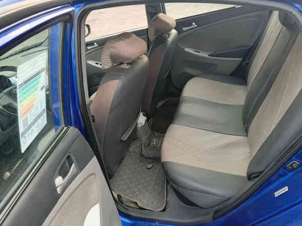 اكسنت وارد أمريكي
موديل 2013
ماشية120 الف
نضافه فول مثل ما مو ضح
محرك 1600
صدر جديد
تخم جديد
 السعر 90
***********
