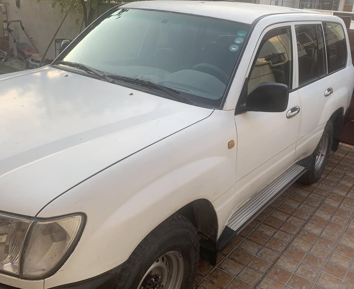 لاندكروزر موديل 2000 كير عادي لون ابيض مصبوغة عام  رقم اربيل  دبل تانكي بنزين
السنوية نافذة الى شهر 12 سنة 2026
مابيها ضربة نظيفة
السعر 133 ورقة  وبيها مجال
مكاني بغداد
واتساب  ***********
ابو حسين
