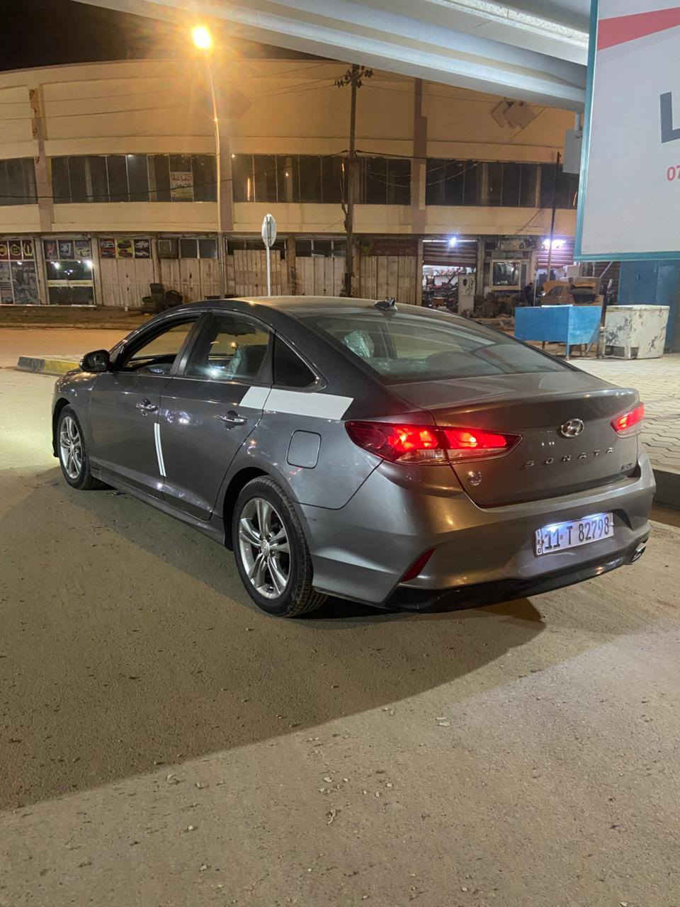 سلام عليكم
 سوناتا 2018.       سعر 125 وبيها مجال جهاز مفتوح الاتصال وتساب أو ماسنجر
 امريكي فول مواصفات عده فتحه بغداد نكليزي تحويل مباشر 
ماشيه76 جديده وجاهزه مكينه 2400 مامفتوحه حادثها بنيد وجاملغ بدون اي ضرر داخلي سياره بصمه ترحيب شاير بالمري رادار وبعد مواصفات بيها مكاني ديوانيه حالين متواجد بغداد 
الاستفسار تصال***********
