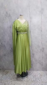 فستان • قياس ٥٢ • توصيل