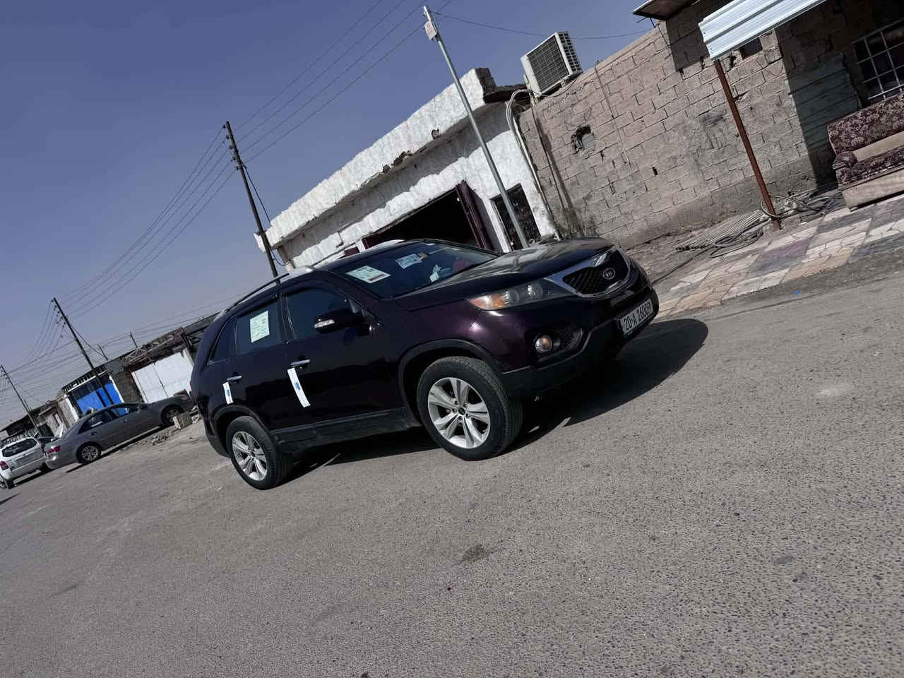 السلام عليكم من رخصة الادمن عندي كيا سورنتو موديل 2012 وارد أمريكي بيها صفحة صبغ السياره فول الفول مواصفات محرك 6 سلندر 3500  عدد الركاب 7  تبريد 3 قطع كشن كهرباء  حساس خلفي شاشة كامره تحكم جهتين داخل صاج ملكي داخل بيجي  أشاره بالمرايه كشاف  وبعد بيها مواصفات السياره جاهزه كير محرك حدادية جدد تبريد ثلج تخم تاير جديد مكفوله من شاصي ولغد وحوض رقم إنكليزي سنويه لل20230 مجدده بسمي تحويل  اي محافظه. رايدها ب105 بيها مجال بسيط مكان السياره بالحله رقمي  ***********
اخوان اقره المنشور زين واتصل والي ميعجبه السعر او السياره يعبرها بكلام طيب وأسف على الاطاله
