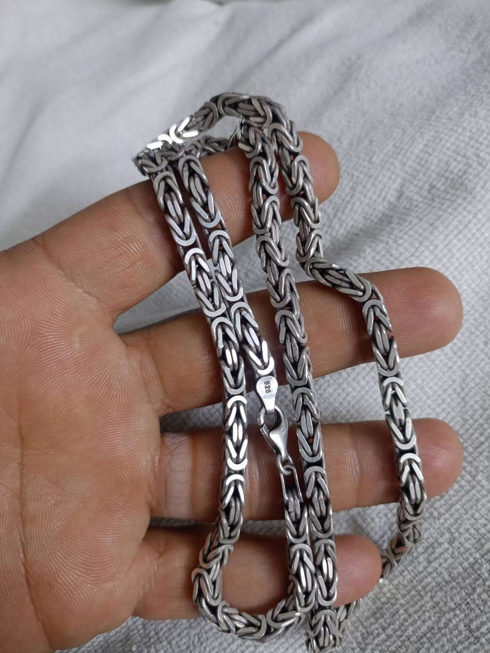 سوار وزنجيل فضه للبيع وزن ثقيل 124 سعر الغرام 4000 من بغداد


**إذا كنت صاحب هذا الإعلان وتريد حذفه لأي سبب، رجاءا أرسل رسالة إلى الدعم الفني**