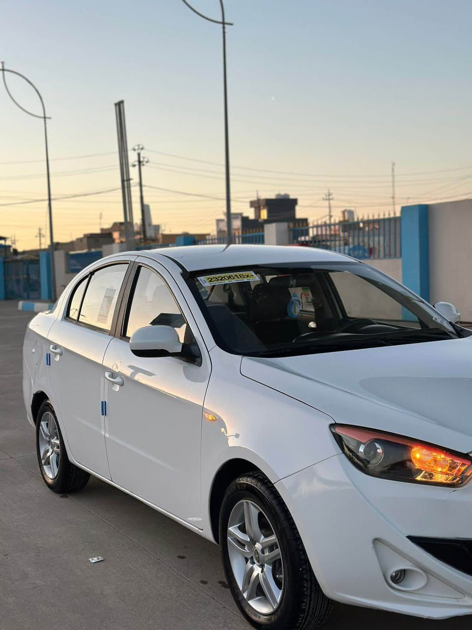 سلام عليكم 
فاو للبيع ٢٠١٣
بدون صبغ بدون ضربات
شرط كير و محرك تبريد سيارة جديدة 
مواصفات معروفه و بي شاشه ايباد
سيارة جاهزة من كل نواحي 
شرط تحويل 
مكان سيارة كركوك 
سعر ٥٤ ورقه وبي مجال

*********** كركوك, العراق
