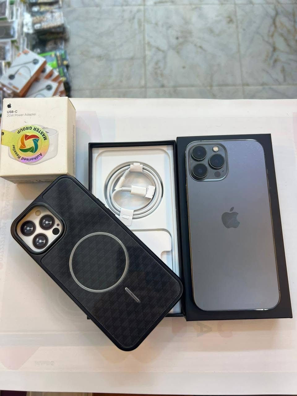 ايفون 13 برو ماكس 256 ذاكرة 
بطارية 95‎%‎
  نضافة 100‎%‎
كامل ملحقات الاصلية شركة ماستر اصلي وبيه ضمان شرط الفحص 
السعر خاص ***********
العنوان القطاع شارع السوك مجاور عوينات الكرار 
مركز الشمس
