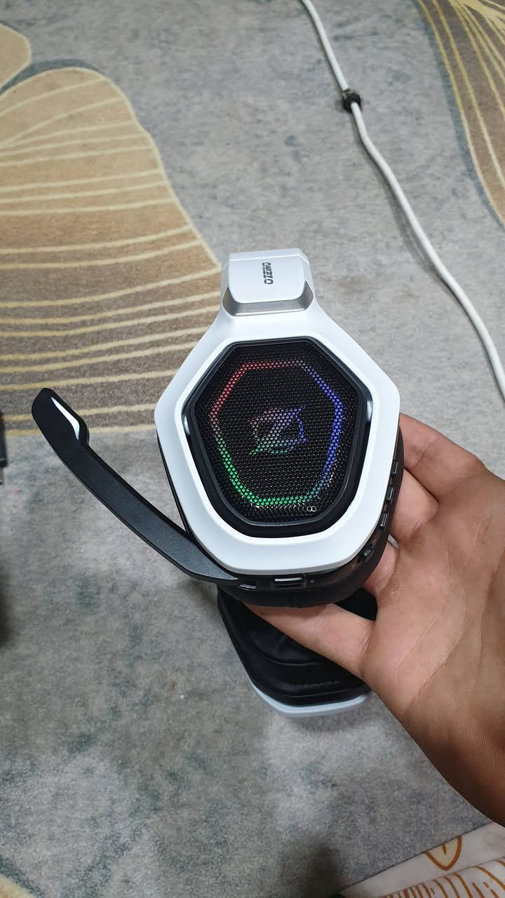 سماعة رأس لاسلكية 🎧
تدعم البلوتوث + قطعة 2.4GHz لاتصال سريع بدون تأخير.
صوت واضح مع عزل جيد للضوضاء، مايكروفون مدمج، وبطارية تدوم لساعات طويلة.
مناسبة للألعاب والموسيقى ومتوافقة مع الهاتف والكمبيوتر 

السعر 25.٠٠٠ دينار  مع التوصيل 

للتواصل (***********)
