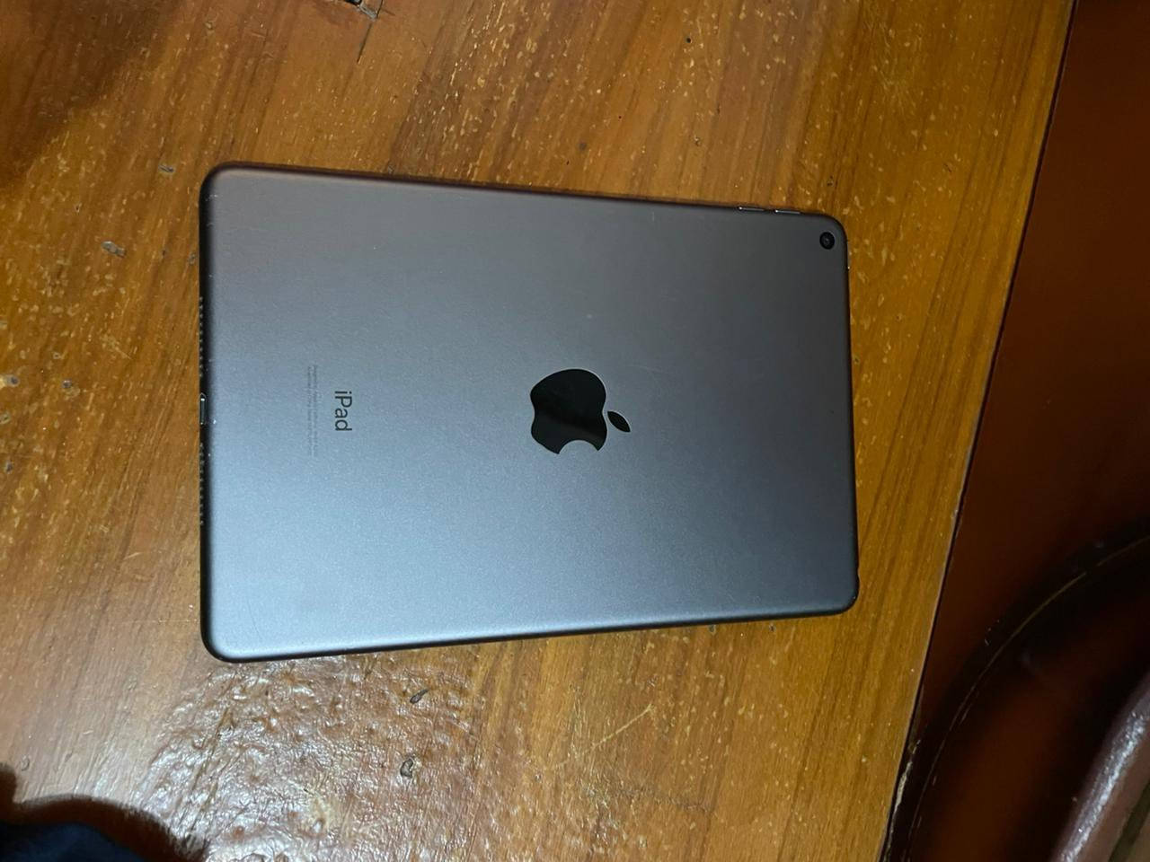 ايباد مني فايف جهاز نضيف ما أي أي مشاكل كلشي شغال  مراوس بجهاز معلج قوي هذا رقمي ***********
