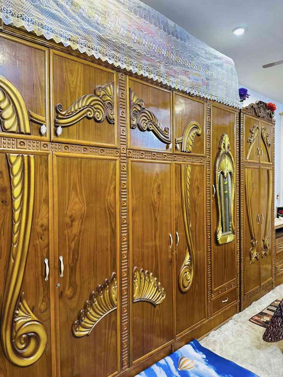 غرفه اخشاب عراقي ستخدام قليل وب سعر مناسب عنوان بغداد مدينه صدر ***********
