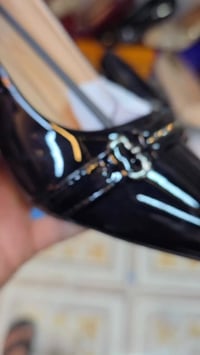 أحذية • كعب ذهبي • الزبيديه شارع ٢٠