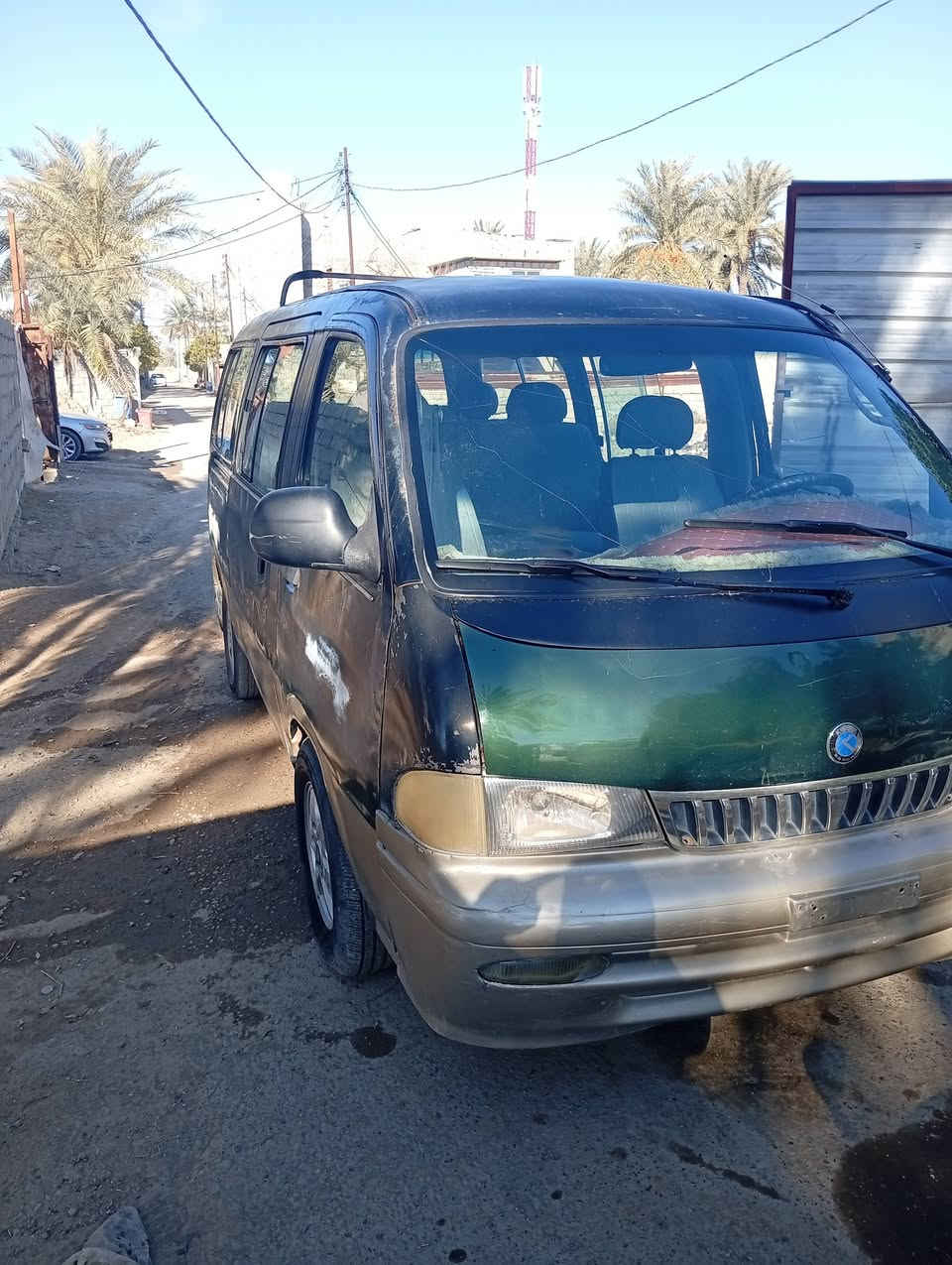 السلام وعليكم شباب بريجو للبيع موديل 1997 معامله واصله للبصمه هزه جديده بس طلعت عليها ظريبه. مليون وتلثميه. تريدها هيج تريدها تحويل سعرها 35 وذا تحويل 50. سياره بلاديه محرك بيه بخار. كير وكسل نظيفات. شاصي جهت اليمنه معمر***********
