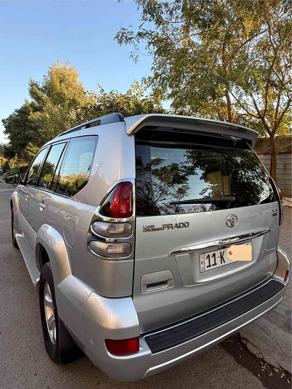 لاندكروز برادو 2008 خليجي فئة VX
٦ سلندر V6 
دبل تانكي 
فتحة سقف
كشنات جلد
تحكم ستيرن
مثبت سرعة
تدفئة بالكشنات
فور ويل 
لايت + بروجكتر زنون
شاشة + كاميرا
كشنات كهرباء
تبريد 3 قطع
7 راكب 
مرايات شفط وتحكم كهرباء
سنتر لوك
مكينة + كير + حدادية كفالة جديد لوك 

رقم بغداد بأسمي
وسنوية جديدة 
بيها صبغ البنيد 
و سطوح الجاملغات الامامية 
كلير شرط بدون قطرة معجون 
والباقي كفالة 
مكان السيارة بغداد  
السعر 155$ 

رقم صاحب السيارة 
*********** بغداد, العراق
