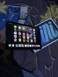 الايباد ما مفتوح ابد بي فقط شخوط بالظهر فقط   الشحن والاداء بالالعاب ف...