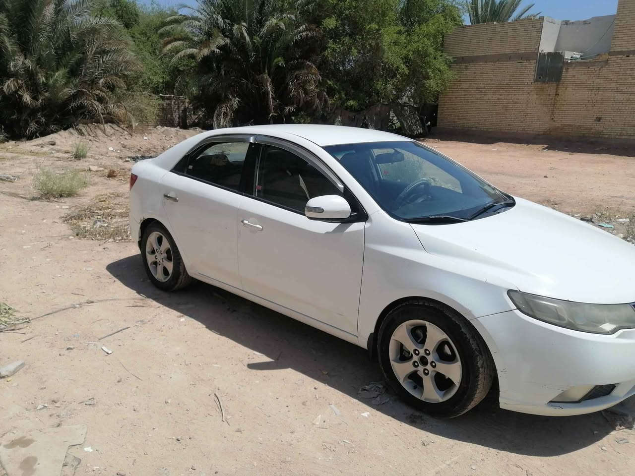 سيراتو مديل 2012سياره قطعه وحده صبغ حلوة وماعايزه شي السعر 82 وبيهه مجال *********** النجف, العراق
