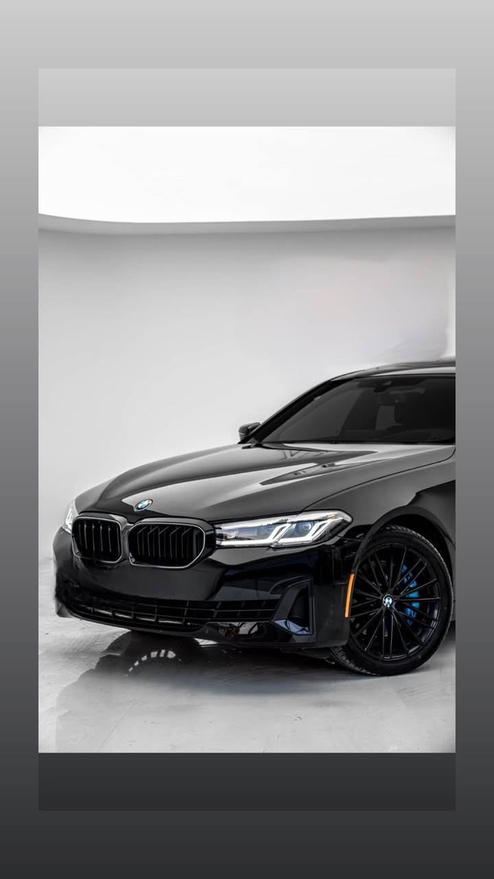 BMW 540i Luxury Pro – 2023
✨ فول مواصفات | كلين تايتل ✨  
عنوان السيارة دهوك والسيارة ممرقمة تترقم بغداد 
للبيع BMW 540i موديل 2023 نسخة Luxury Pro بحالة ممتازة جدًا ، بدون جلخة 
محرك 6 سلندر توين تيربو 
رادار + مساعد القيادة
فتحة سقف
السعر 430 والشراي يتصل على هذا الرقم 
*********** واتساب مفتوح
