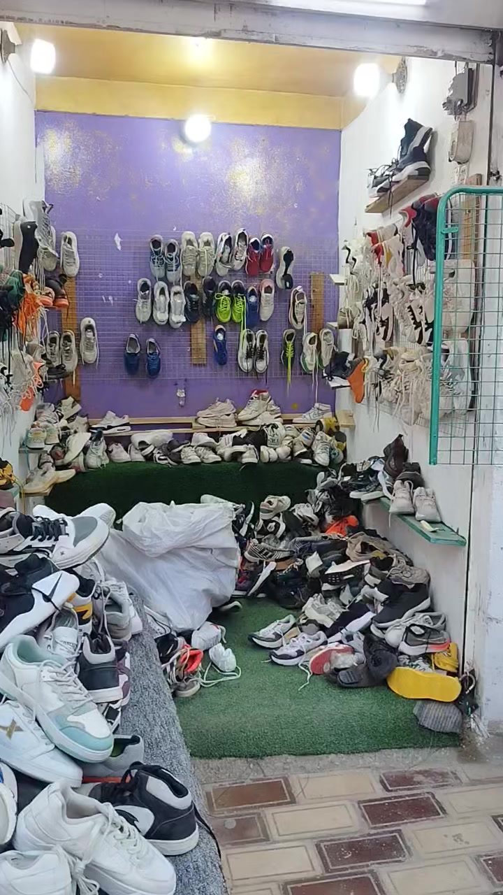 السلام عليكم
 أحذية بالة نضيفات شلعة كاملة ابيع القطعة على 3000 مابيع قطعة قطعتين شلعة كاملة من 100ـ250قطعة 
والي يريد يجي يشوف بعينه 
المكان الديوانية قضاء الشامية 
سبب البيع ؟ عدم التفرغ


**إذا كنت صاحب هذا الإعلان وتريد حذفه لأي سبب، رجاءا أرسل رسالة إلى الدعم الفني**