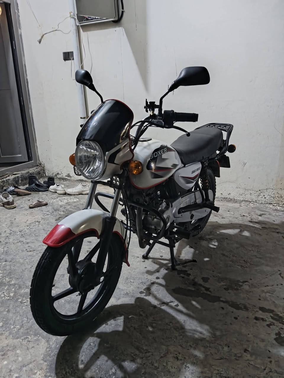 سلام عليكم دراجه بوكسر موديل 22 نازله بل 23 نضافه فول بدون نواقص السعر 1800 للتواصل ***********
