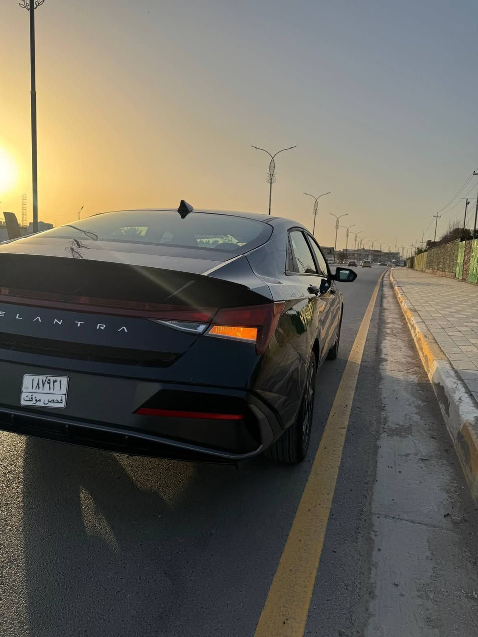 سلام عليكم  
للبيع الانترا 2025 وارد امريكي 
حادثها جاملغ خلفي وبين الباب والجاملغ من جهة الصدر 
السيارة كلهة ليبل واحد 
مواصفات 
شاشة 
كامرة 
بصمه 
السيارة زيرو 
مكينه 2000 دوش 
ما ماشية أقل آلاف 
السعر 162 وبيها مجال 
مكاني بغداد البلديات قرب الأمن العامه 
للاستفسار ***********
