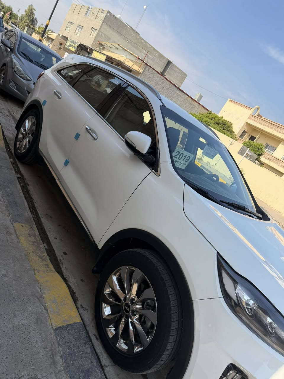 يا الله السلام عليكم بيع فقط سورنتو موديل 19 فول عده الفتحه بيه 3 قطع صبغ بنيد وچامرلوغين الاماميه بدون دواخل سياره 6 سلندر خليجي رقم بغداد ب اسمي تحويل ثاني يوم  وبيه كد شبر بل تكمه اليمنه واكعه عليه طابوگه مبينه بل صور سعر 210 وبيه مجال مكانه بلد ***********
