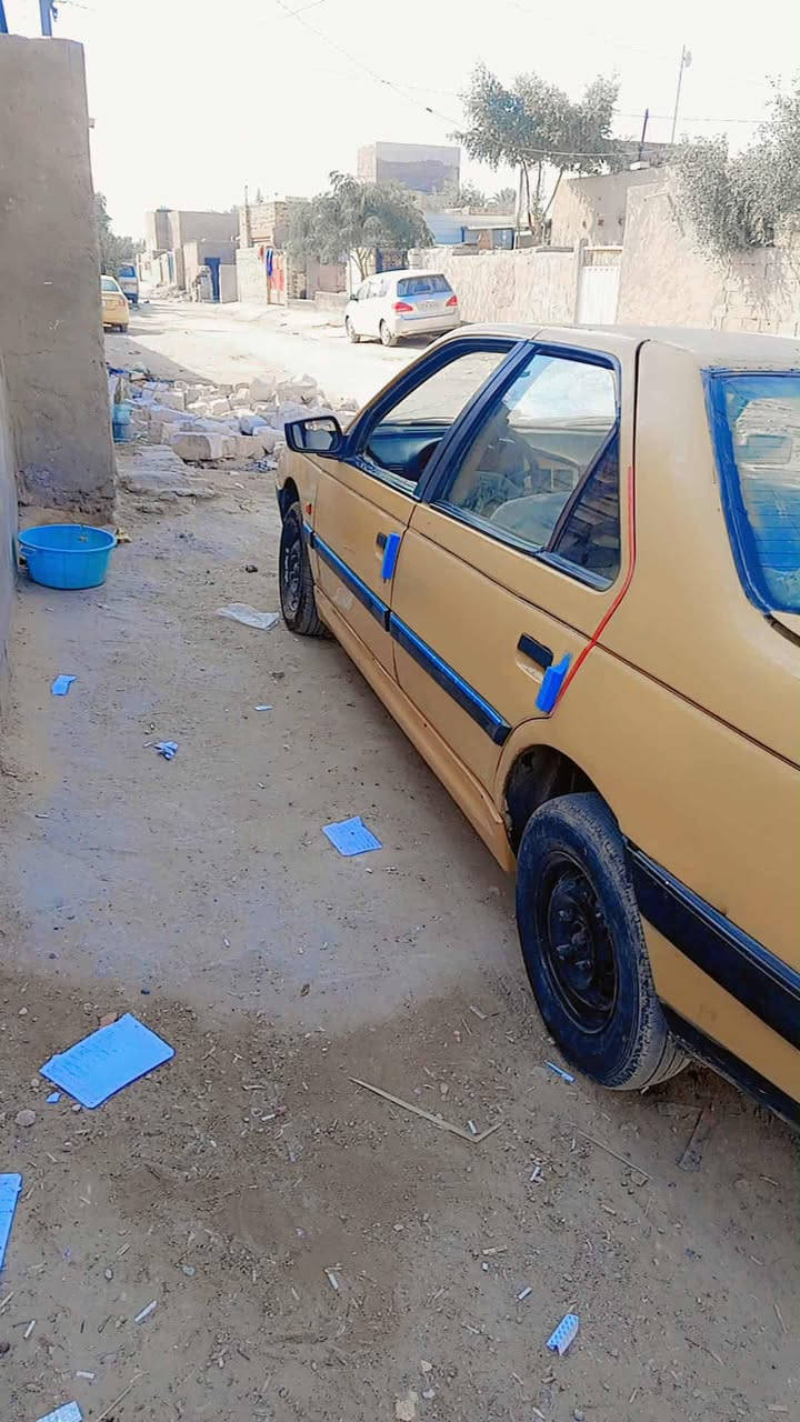 سلام عليكم سياره بيجو للبيع السياره نضيفه بس متروكه بيها عطل بسيط ونتركة  مديل ٨ راعيه موجود ماعليها غرامات مرور السعر 10وبيها مجال قليل والشراي يتصل ***********
