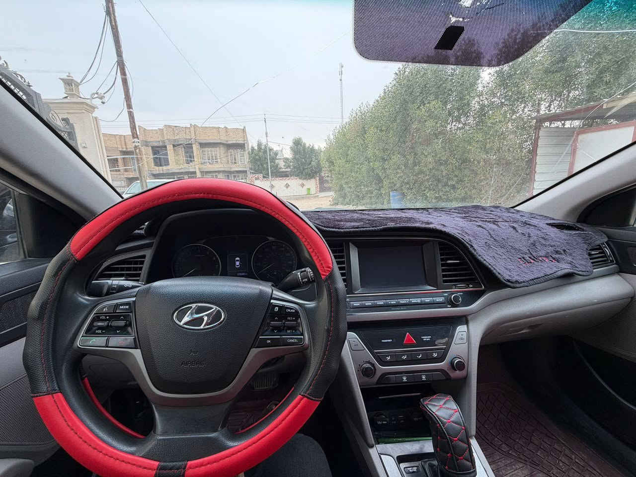 سلام عليكم البيع هونداي إلنترا موديل 2018 وارد امريكي بدون حادث البنيد سرقه ومبدل والجاملغ بي صبغ وصار بيها بالعراق تبديل صندوك بدون دواخل وباقي مكفولات مواصفات السياره شاشه تحكمات ستيرن رادار جانبي وباقي المواصفات  سيارة   سيارة جديدة وجاهزة من كلشي تبريد ثلج حدادية تخم تاير كير ومكينة 2000 دوش مكفولات  سياره احله من صور السعر 105 لاستفسار علا رقم *********** السياره بيها سونار الي يحب يشوفه يتفضل خاص
