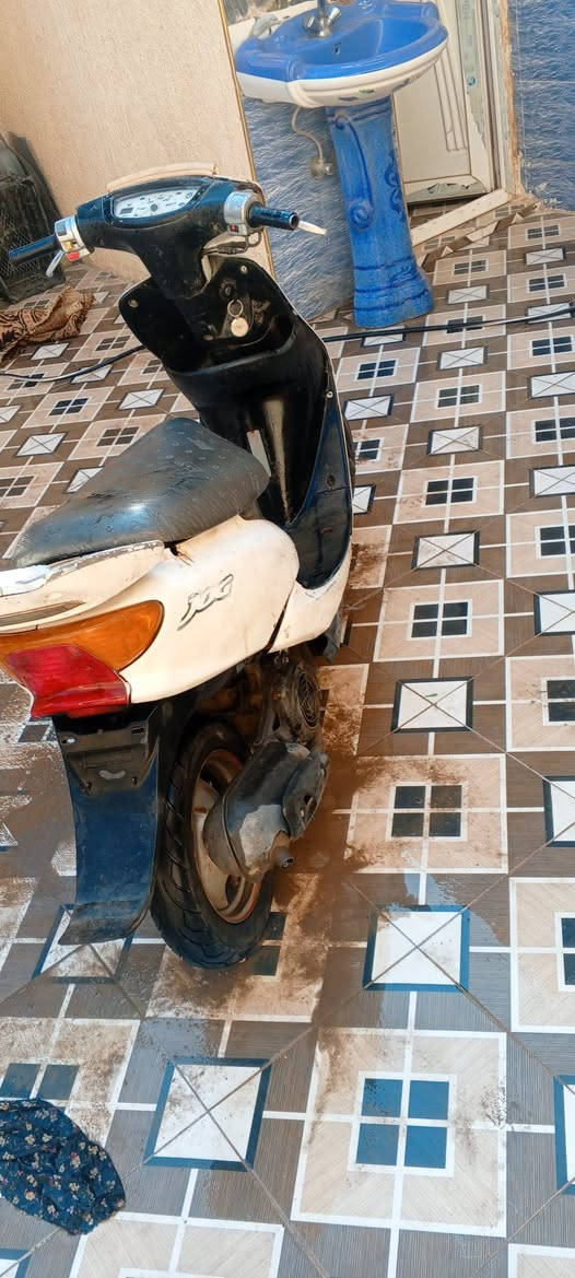 السلام عليك للبيع الدراجه نضيفه
المكان الدجيل 
السعر ٢٠٠ وبي مجال 
الرقم ***********
